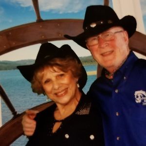 Meet your Posher, Cora